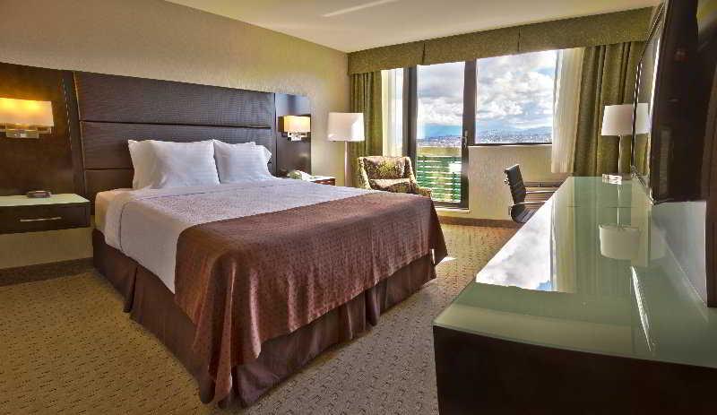 Holiday Inn Vancouver-Centre Broadway By Ihg Ngoại thất bức ảnh