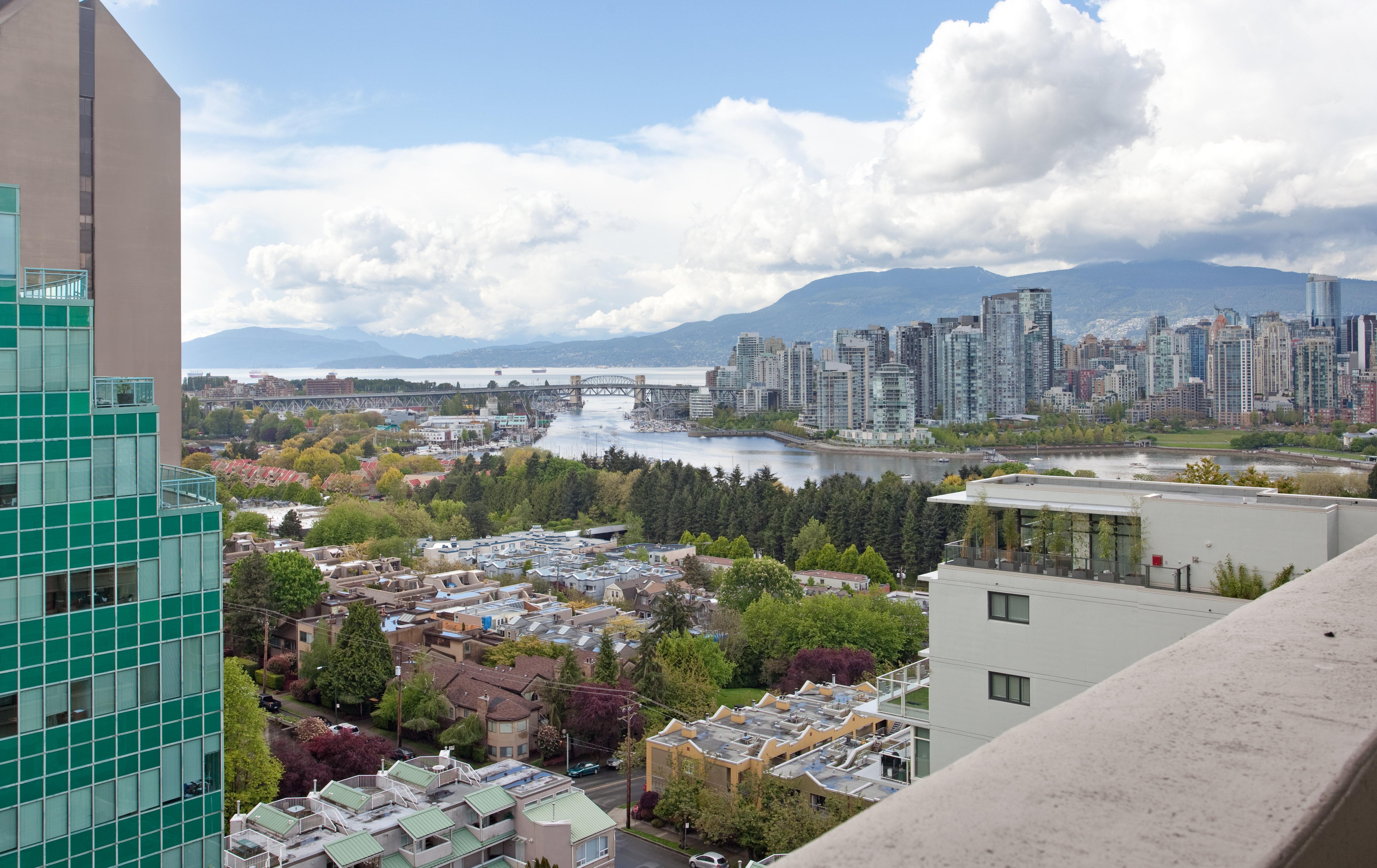 Holiday Inn Vancouver-Centre Broadway By Ihg Ngoại thất bức ảnh