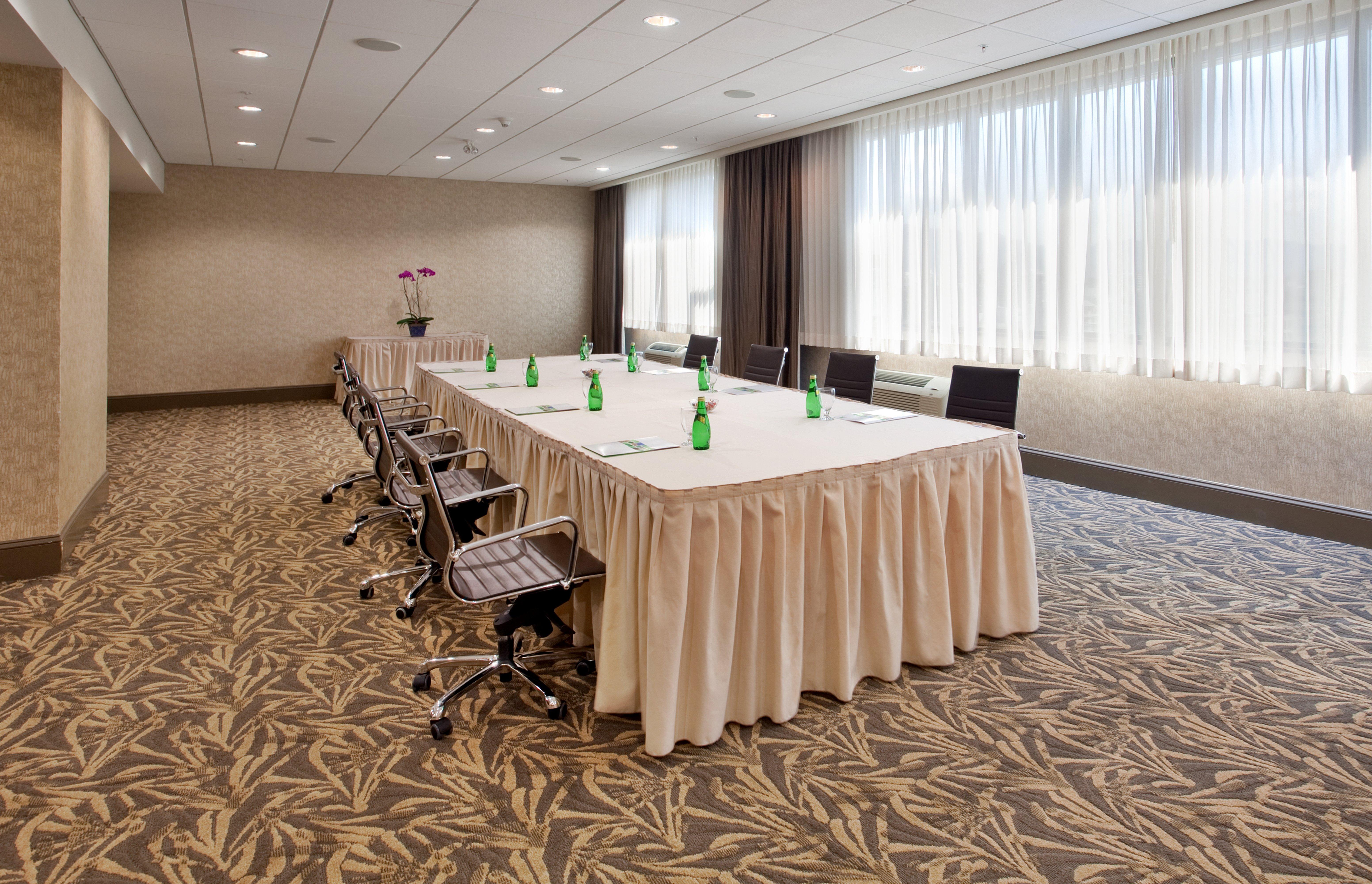 Holiday Inn Vancouver-Centre Broadway By Ihg Ngoại thất bức ảnh