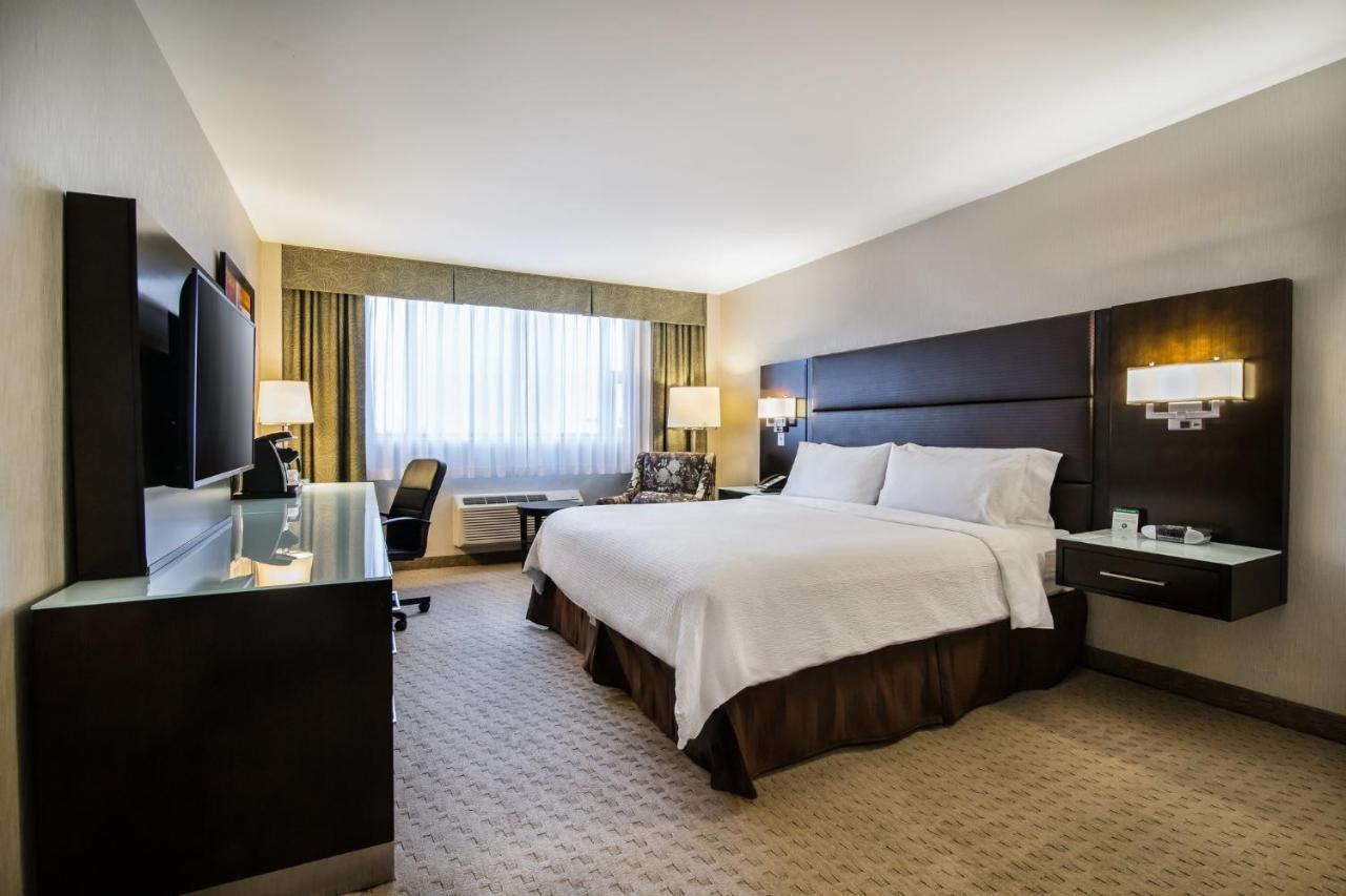 Holiday Inn Vancouver-Centre Broadway By Ihg Ngoại thất bức ảnh