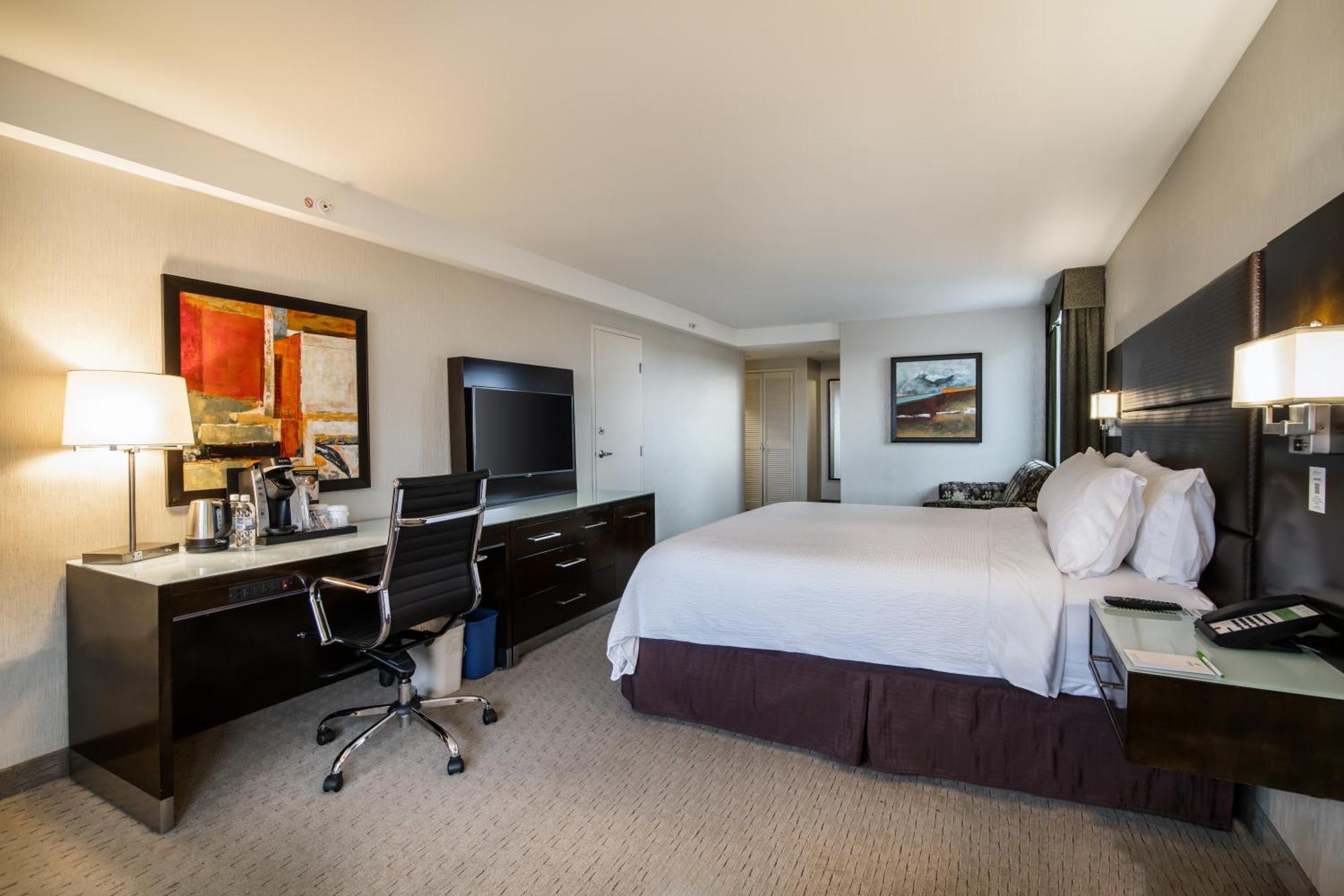 Holiday Inn Vancouver-Centre Broadway By Ihg Ngoại thất bức ảnh