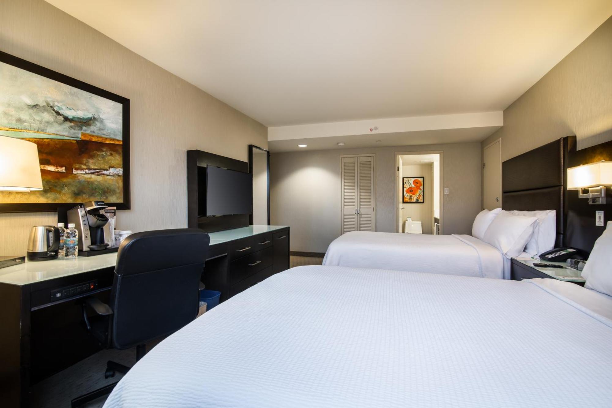 Holiday Inn Vancouver-Centre Broadway By Ihg Ngoại thất bức ảnh