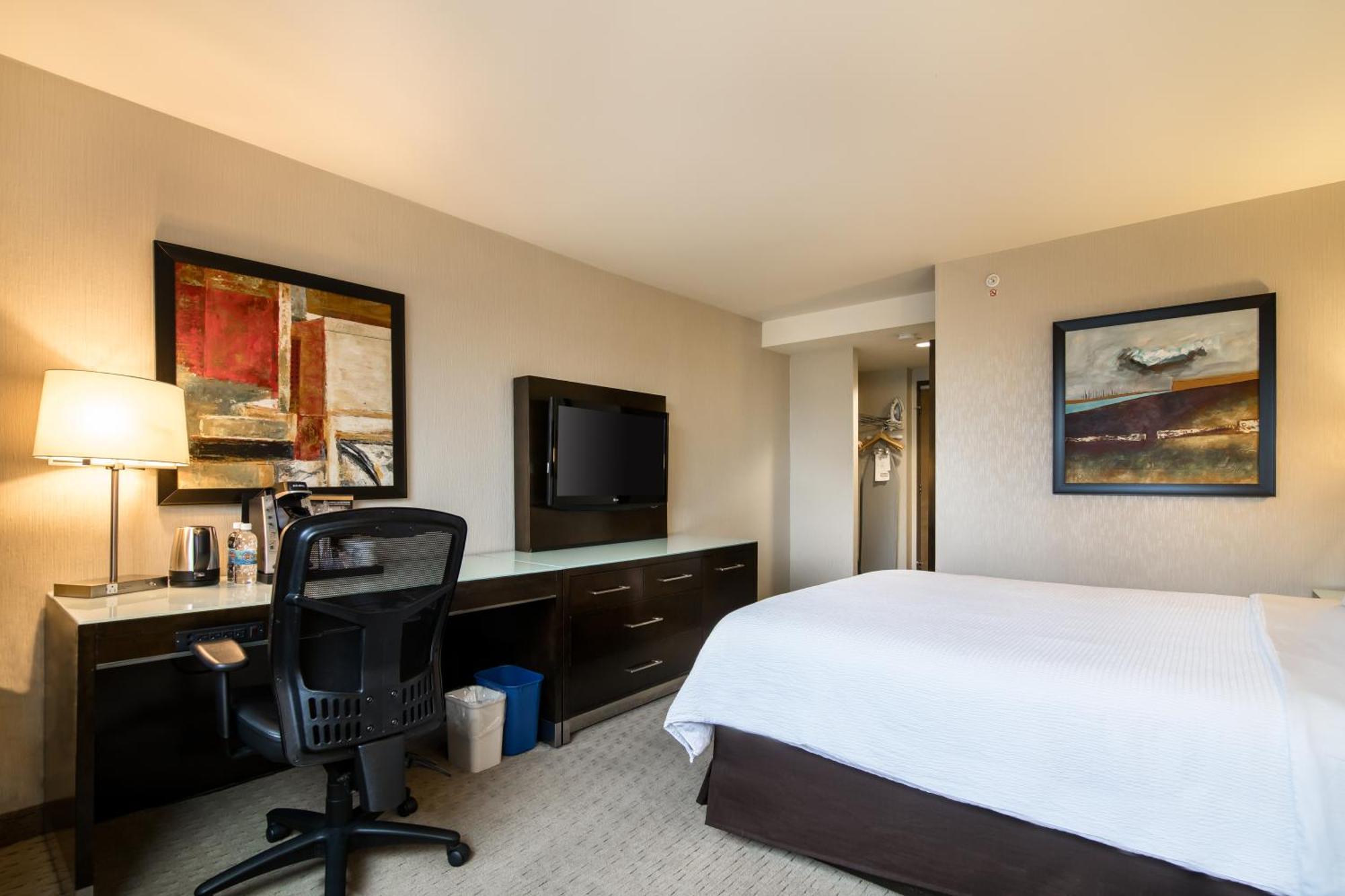 Holiday Inn Vancouver-Centre Broadway By Ihg Ngoại thất bức ảnh