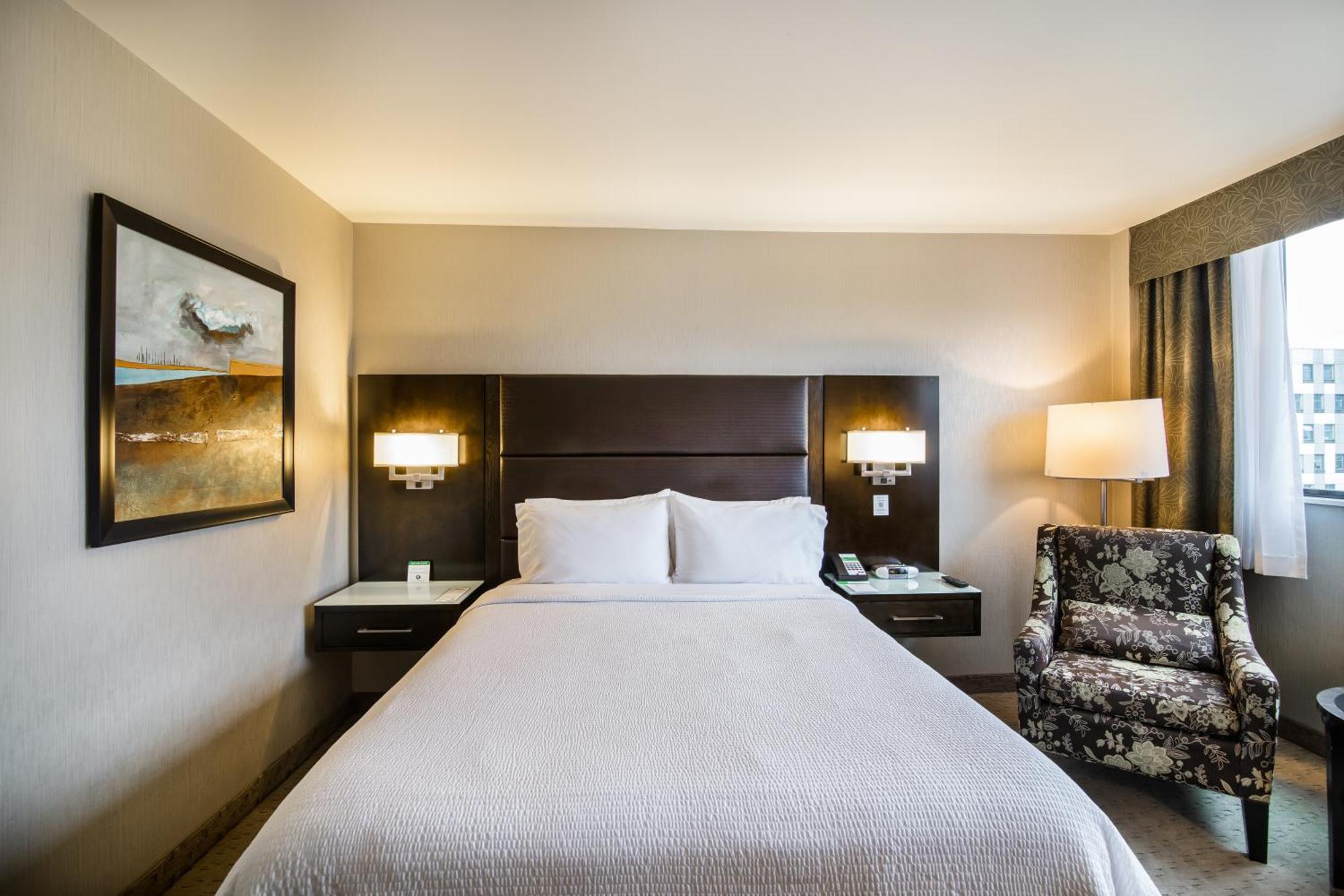 Holiday Inn Vancouver-Centre Broadway By Ihg Ngoại thất bức ảnh