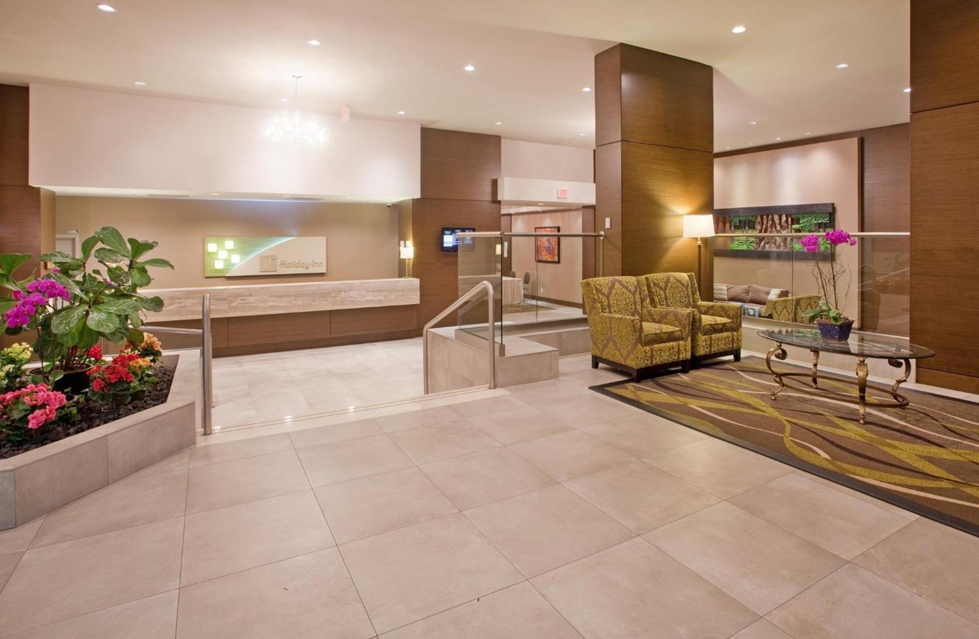 Holiday Inn Vancouver-Centre Broadway By Ihg Ngoại thất bức ảnh