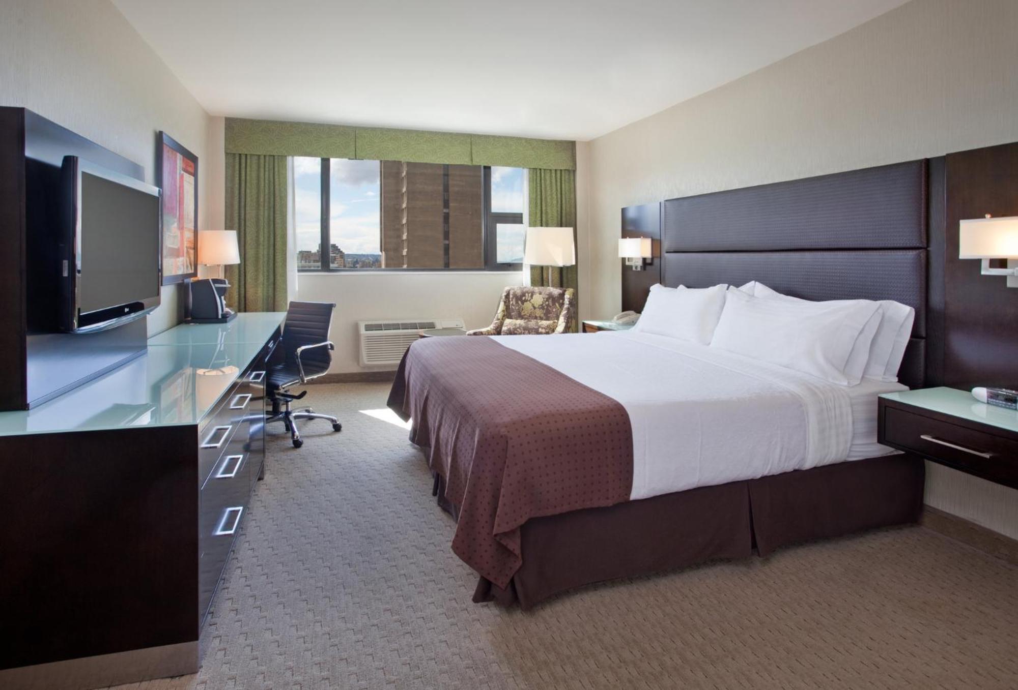 Holiday Inn Vancouver-Centre Broadway By Ihg Ngoại thất bức ảnh